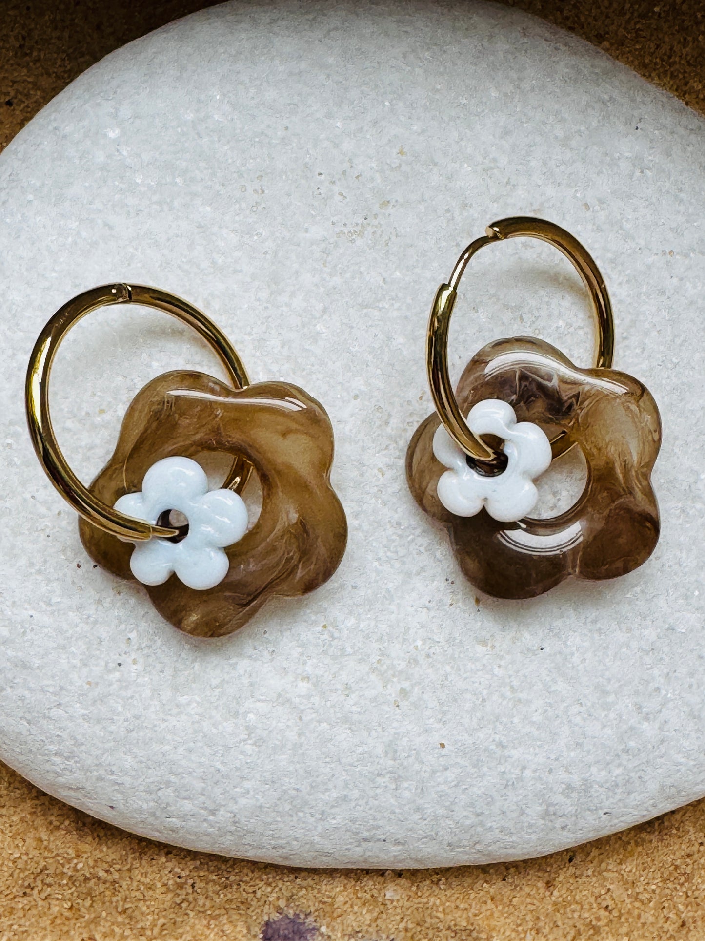 Boucles double fleur marron / blanc