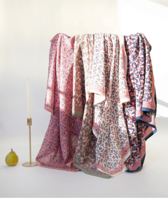 Petit foulard Flora framboise - MUSÉE DE LA TOILE DE JOUY X BINDI ATELIER