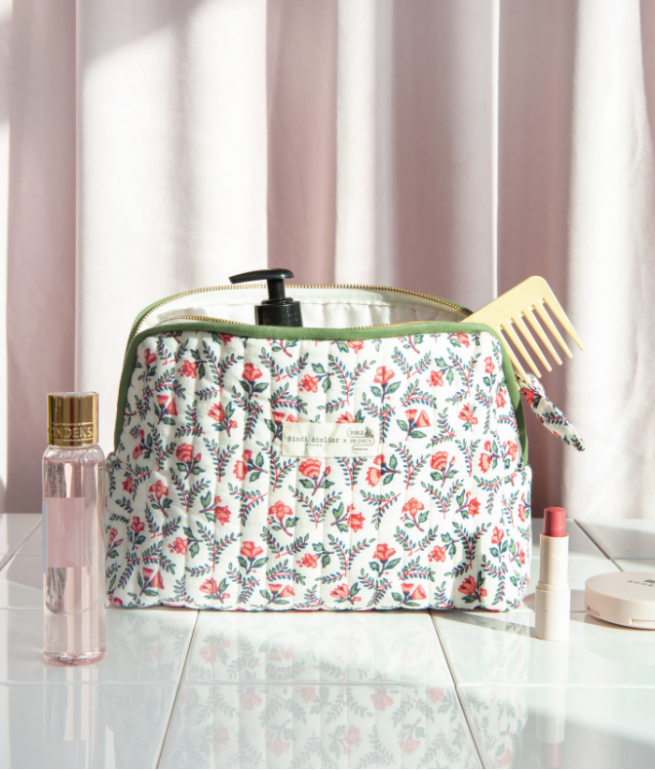GRANDE TROUSSE DE TOILETTE FLORA CRÈME – MUSÉE DE LA TOILE DE JOUY X BINDI ATELIER